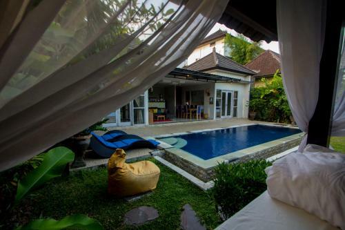 Ratna Villa