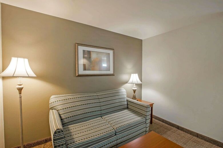 Hotel Comfort Inn & Suites