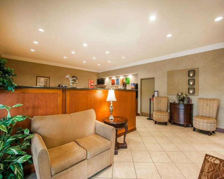 Hotel Comfort Inn & Suites