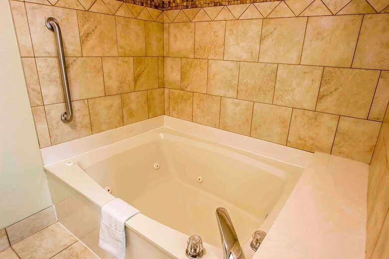 Hotel Comfort Inn & Suites