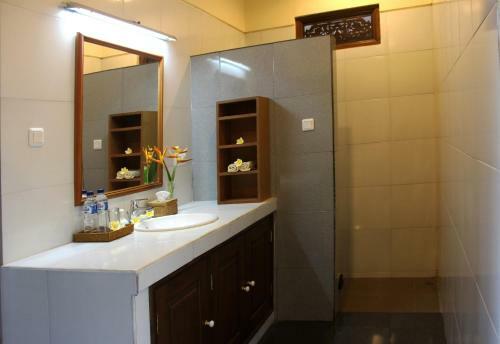 Hostal Nyoman Sandi Guest House