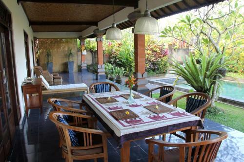 Hostal Nyoman Sandi Guest House