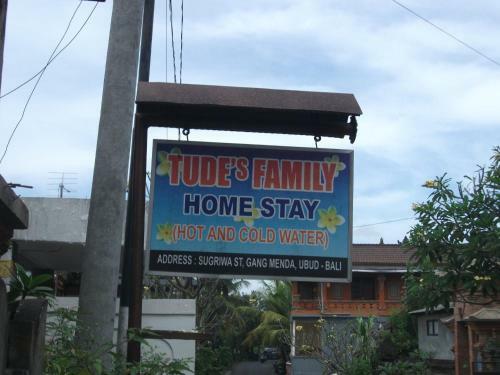 Tude's Family Homestay
