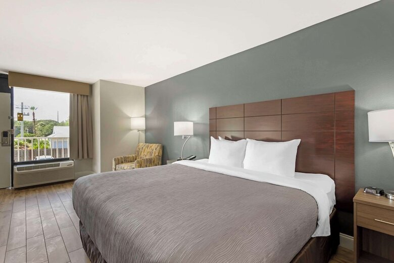 Hotel Comfort Inn