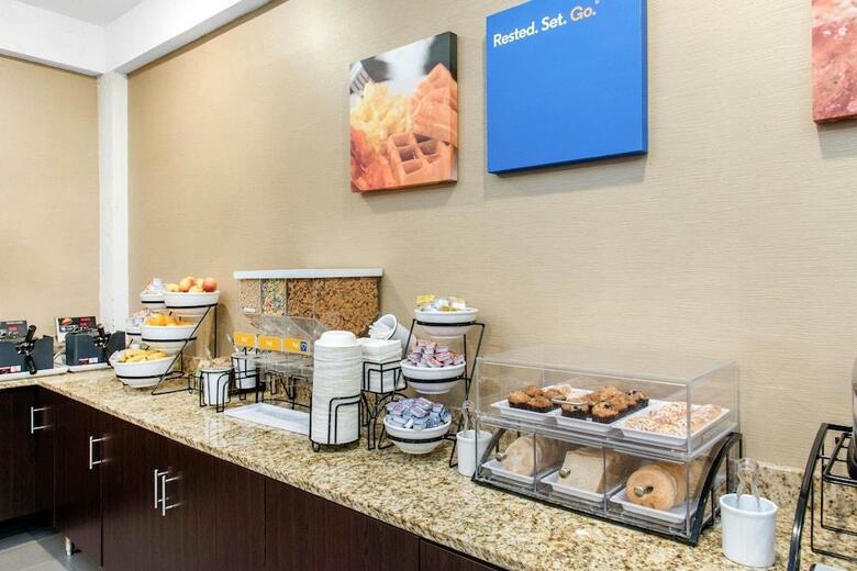 Hotel Comfort Inn Airport