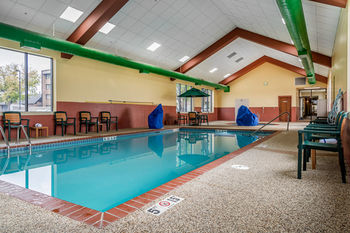 Hotel Quality Inn & Suites Airport