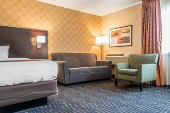 Hotel Quality Inn & Suites Airport