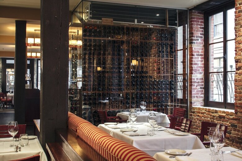Nelligan Hotel