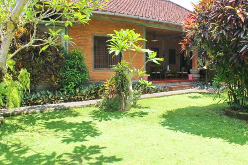 Hostal Sunarta House Homestay