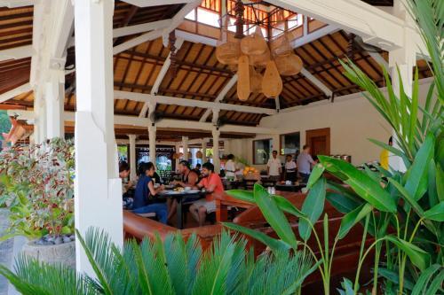 Hotel Adi Dharma Cottages