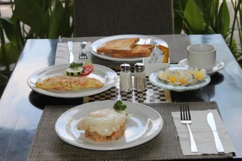 Hotel Adi Dharma Cottages