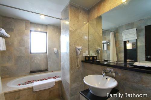 Hotel The Lokha Legian Resort And Spa