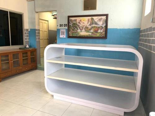 Hostal Yb House