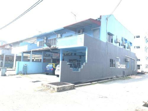 Hostal Yb House