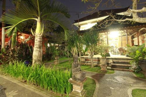 Hostal Suryadina Guest House