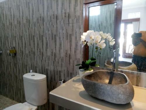 Hostal Suryadina Guest House