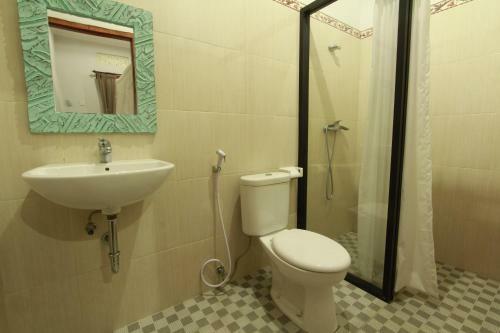 Hostal Suryadina Guest House