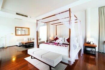 Javana Royal Villas