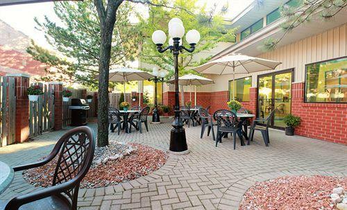 Hotel Comfort Inn & Suites Ambassador Bridge