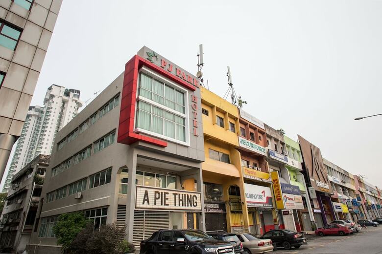 Pj Park Hotel