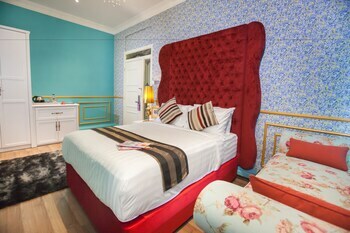 Deluxcious Heritage Hotel
