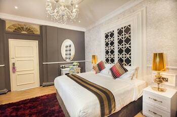 Deluxcious Heritage Hotel