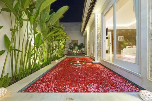 Crown Astana Villas Seminyak