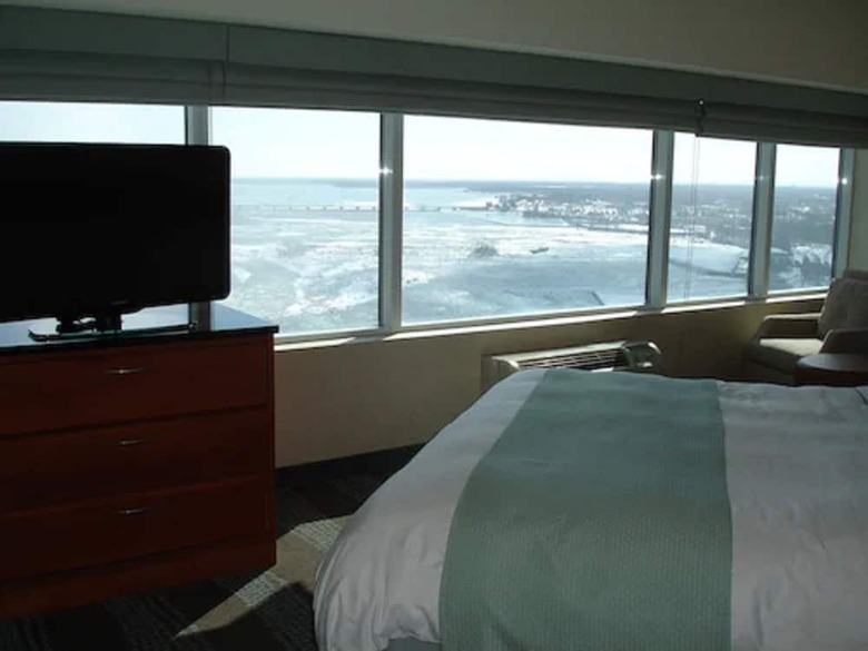 Niagara Fallsview Hotel & Suites