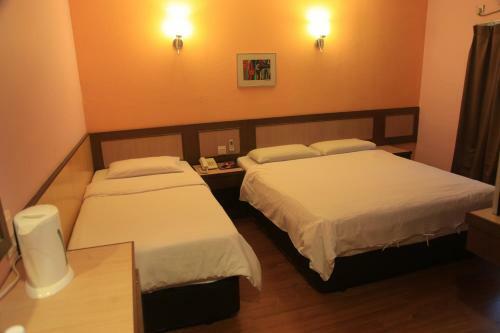 Posada K T Travellers Inn