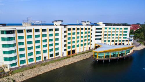 The Regency Waterfront Hotel