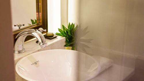 Relais & Chateaux Chaptel Hangzhou Hotel
