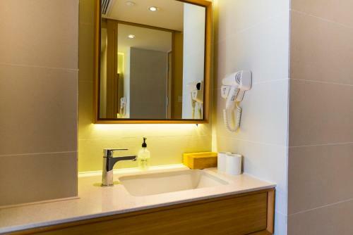 Ji Hotel Hangzhou Fengqi Road