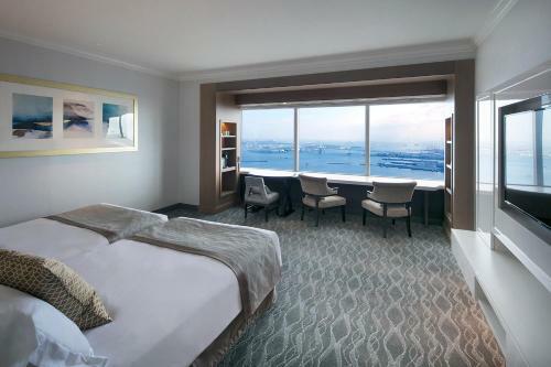 Yokohama Royal Park Hotel