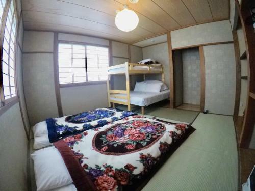 Hostal Japow House