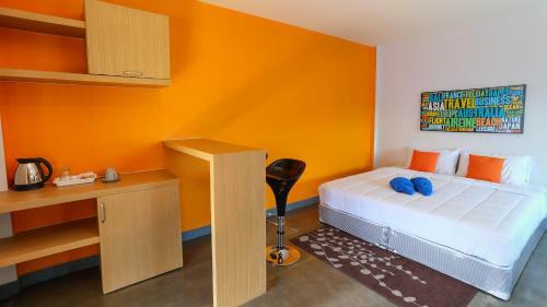 Hostal Bangtao Guest House