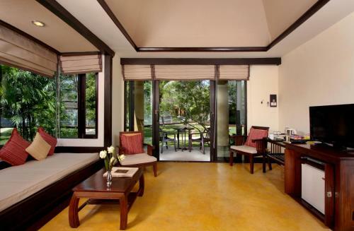 Hotel The Village Resort & Spa