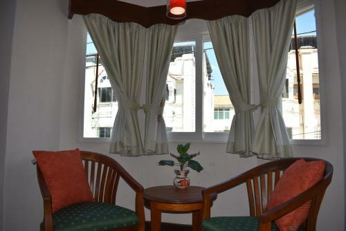 Hotel Karon Cafe Inn