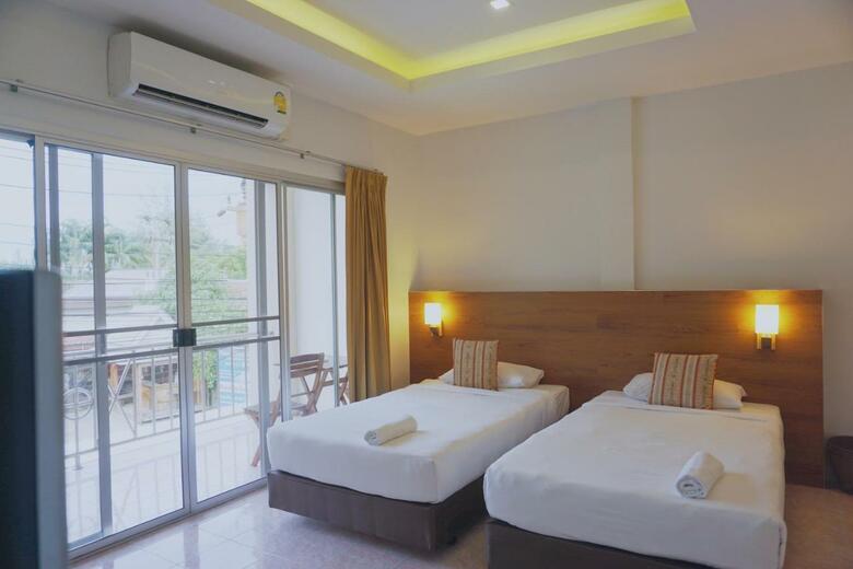 Hostal Pensiri House