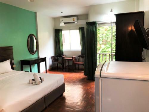 Posada Sutus Court 2