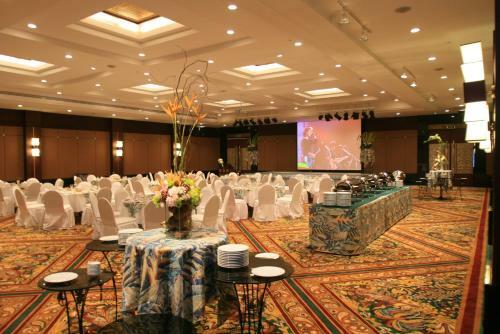 Hotel Grand Pacific Sovereign Resort & Spa