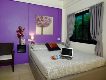 Hostal The Beach Cha Am Guest House