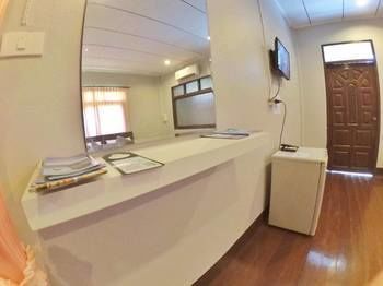Hostal Marina Hut Guest House