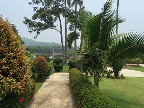 Hotel Hana Lanta Resort