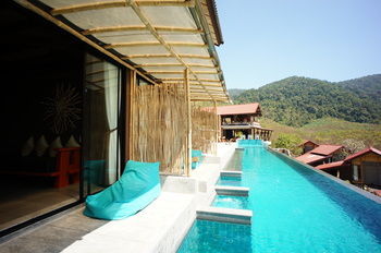Hotel Alama Sea Village Resort