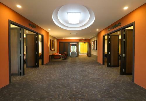 Huahin Grand Hotel And Plaza