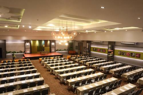 Huahin Grand Hotel And Plaza