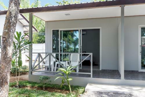 Hotel Lanta Coral Beach Resort