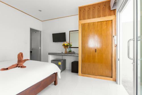 Hotel Lanta Coral Beach Resort