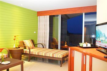 Long Beach Cha Am Hotel