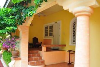 Hotel Baanrajdamnern Hua Hin